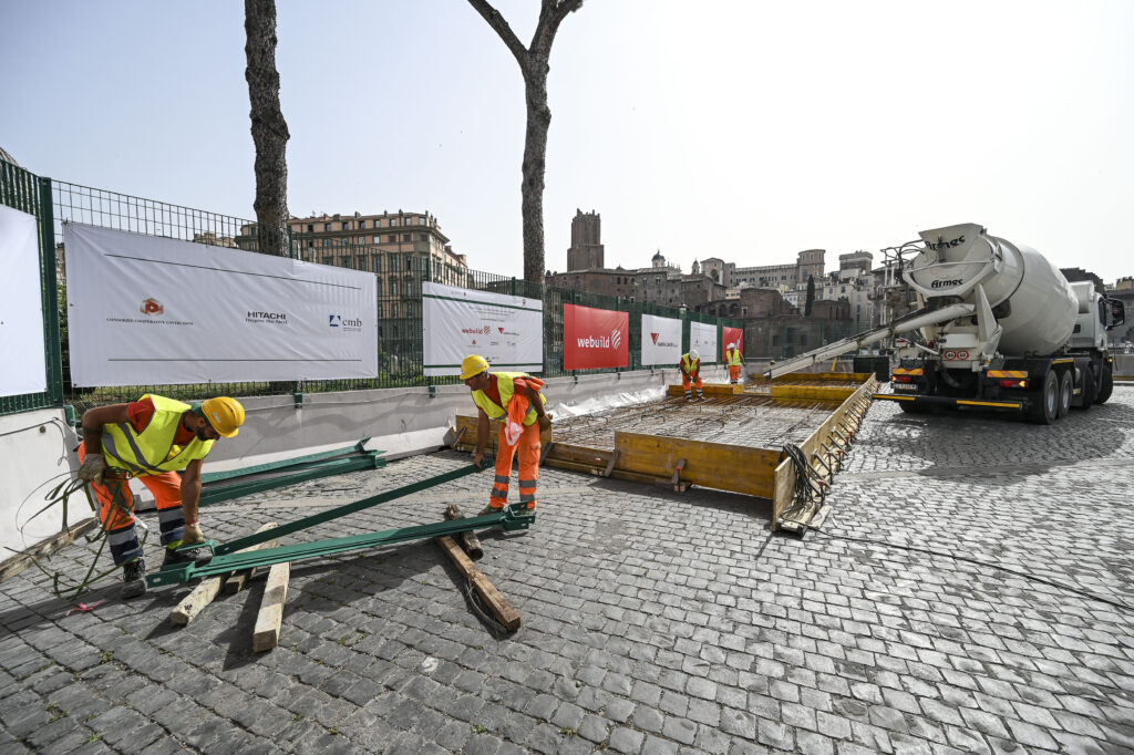 Le mosse delle aziende contro il CALDO per tutelare lavoro e cantieri