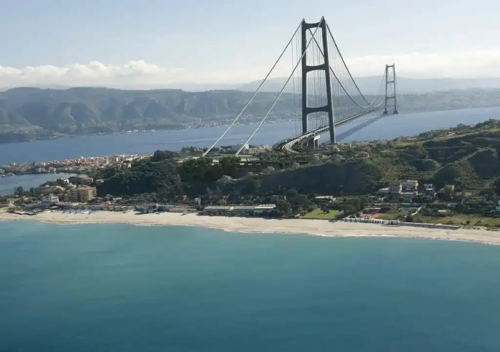 Busìa attacca il progetto per fasi del Ponte. Ance: meno commissari
