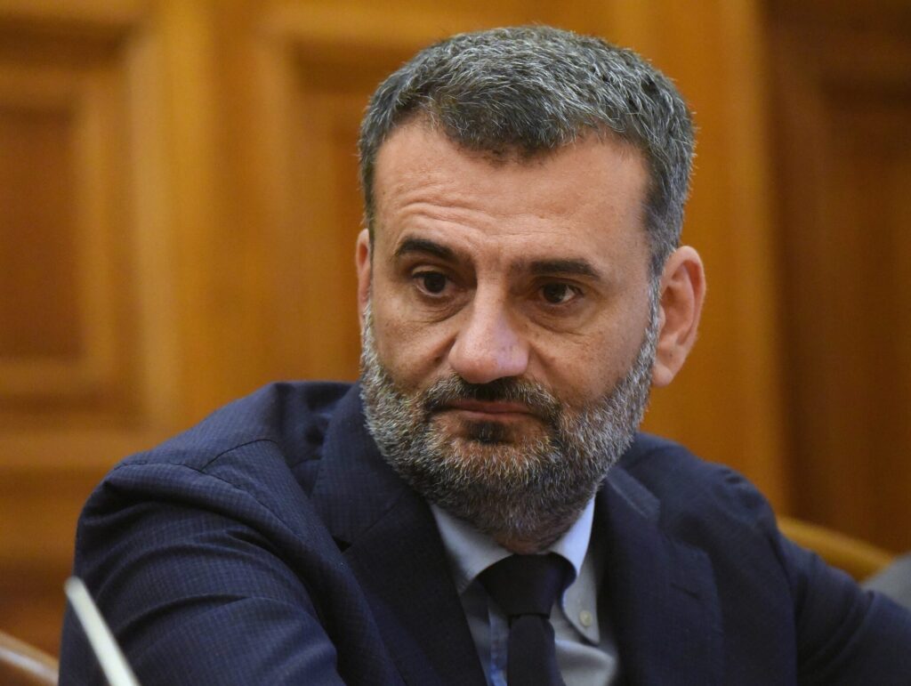 Decaro presidente in Commissione Ambiente. Le POLTRONE degli italiani all’Europarlamento