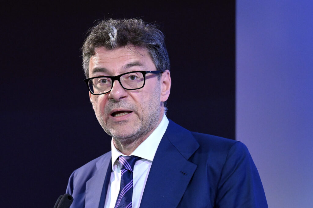 La spesa pubblica si riduce in termini reali, cala il deficit, Superbonus frena la discesa del debito: il Piano Strutturale di Bilancio (PSB) traccia la  traiettoria dei conti