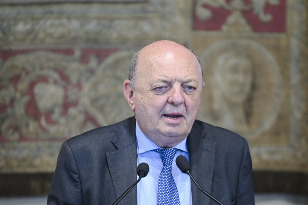 Rinnovabili, un FILTRO per arrivare alla Via. Scontro sull’in house allargato ai privati, fermo il DL Ambiente