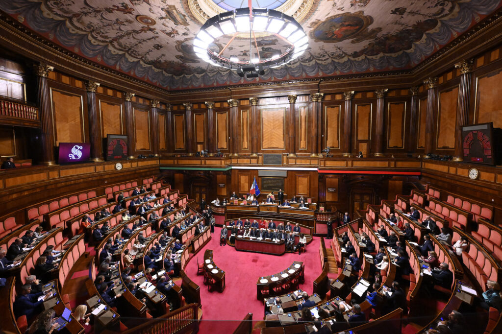 Meloni vuole fare efficienza energetica anche SENZA edilizia e inventa il microbonus elettrodomestici da 100-200 euro per famiglie sotto i 25mila euro di reddito