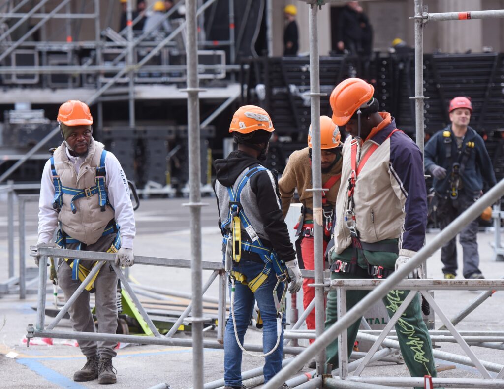 Contratto edili, aumenti da 180 euro mensili. Si rafforza il sistema delle relazioni industriali