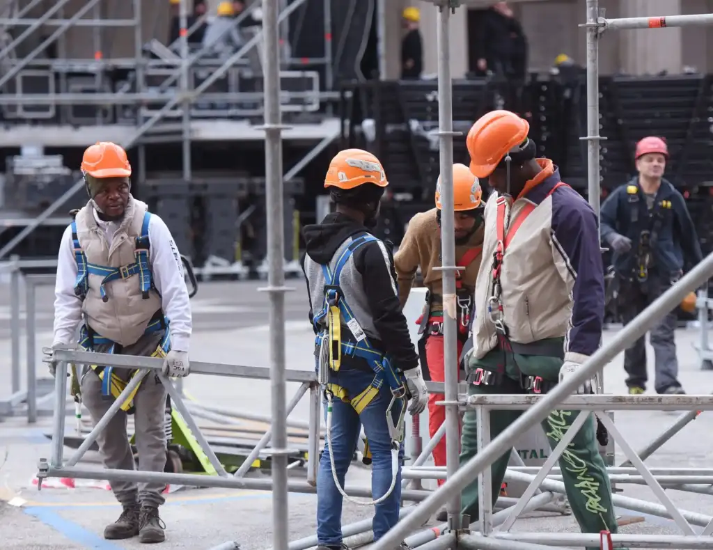 Contratto edili, aumenti da 180 euro mensili. Si rafforza il sistema delle relazioni industriali
