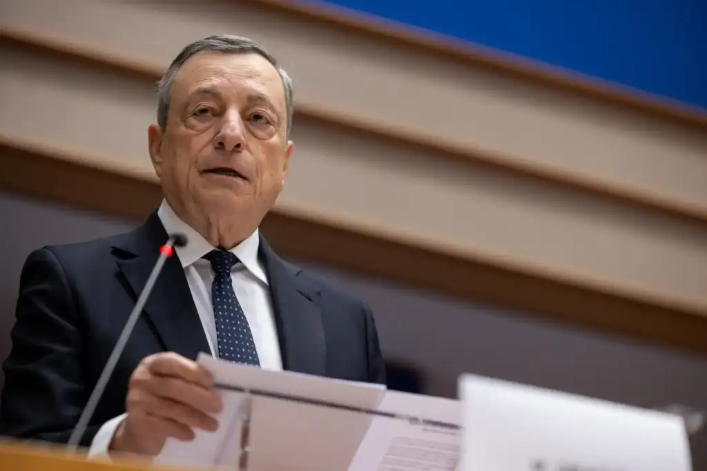 Europa, ultima chiamata. Draghi: “Fate qualcosa, non si può dire no a tutto. Rischia l’isolamento e deve agire come un SOLO Stato. Serve il debito comune per finanziare i 750-800 miliardi di investimenti”
