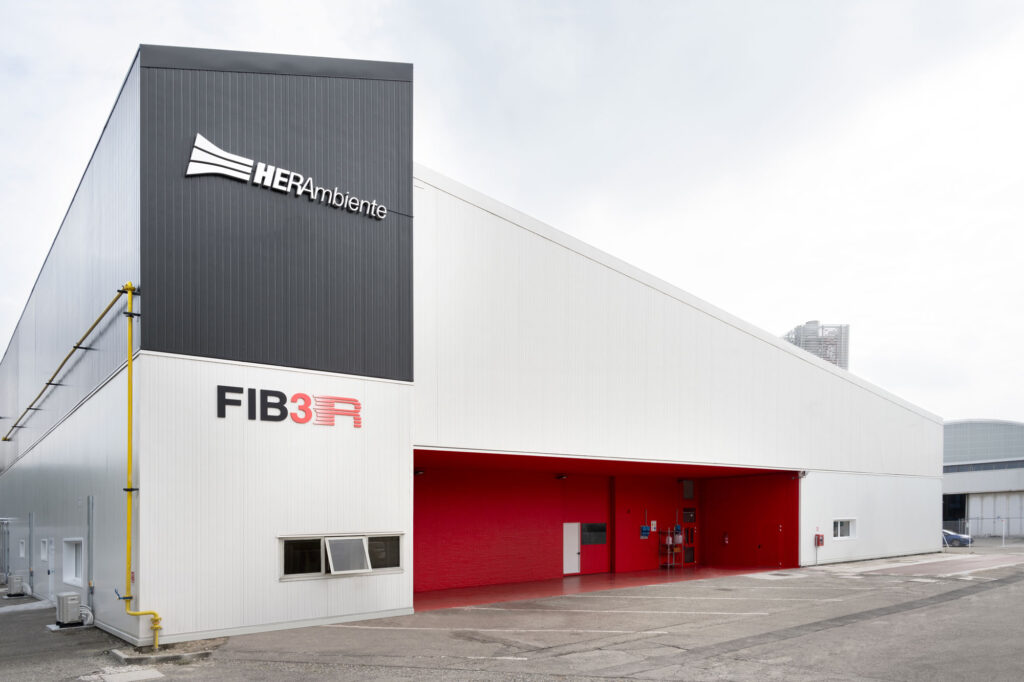 Il gruppo Hera RIGENERA la fibra di carbonio con Fib3R e accelera sugli investimenti da 2 miliardi in economia circolare