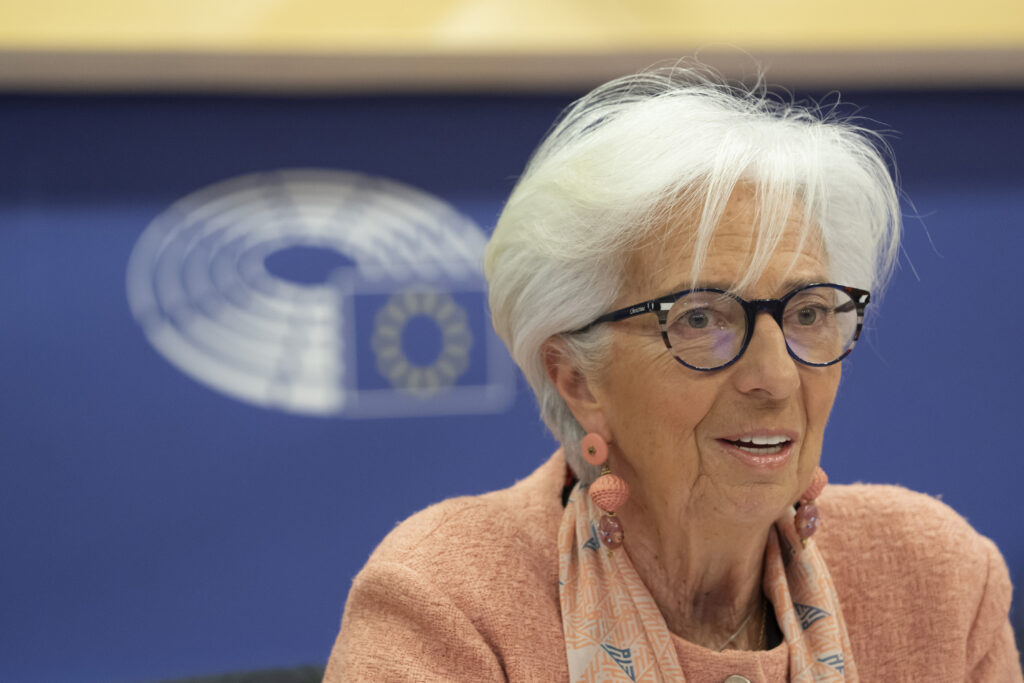 L’ALLARME di Lagarde: i dazi Usa al 25% peserebbero per 0,3 punti di Pil nell’eurozona. Poi, l’appello: “Solo un’Europa unita può portare un’Europa più forte”