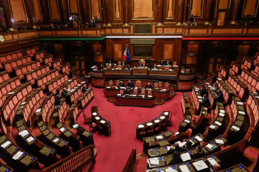 IA, arrivano le regole e fondi fino a un miliardo. Pa e professionisti, se la usano devono dichiararlo