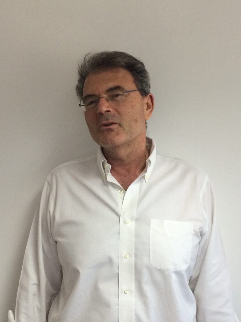 L’architettura non è solo l’esperienza di spazi e di vuoti, ma anche il coraggio di mettere in mostra figure e arie di famiglia