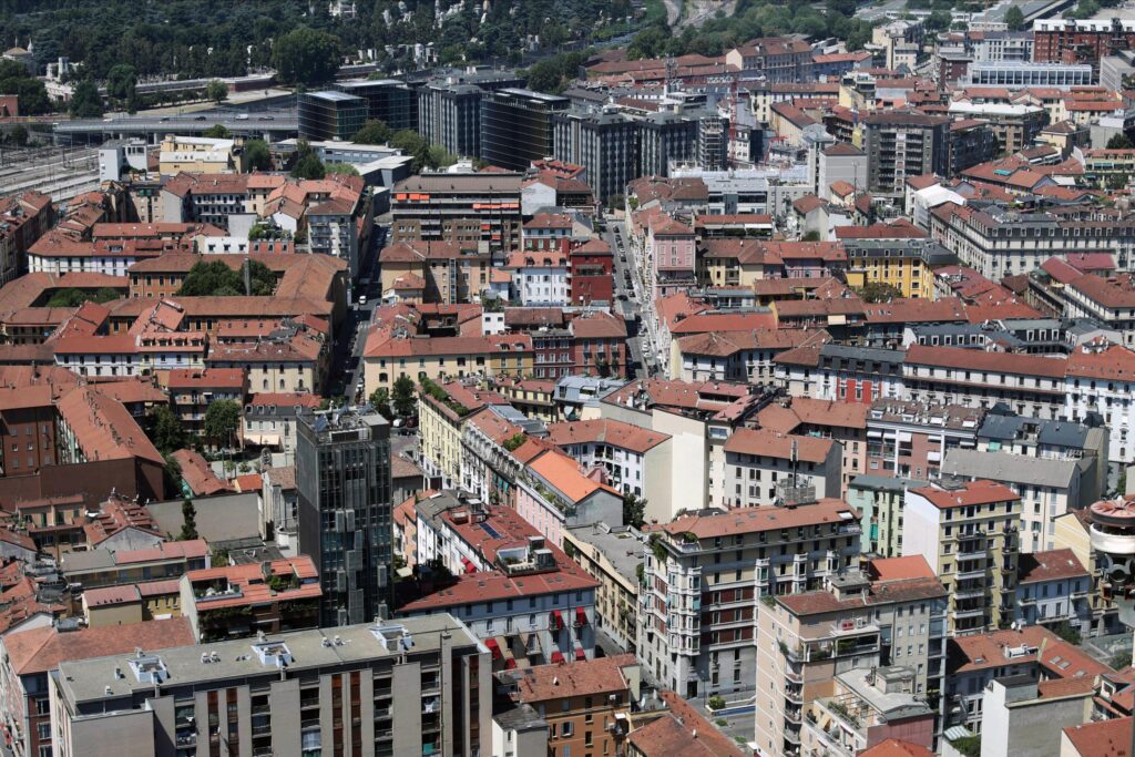 Il mercato delle case RIPARTE in Italia: boom a Roma, in calo a Milano. Mutui meno cari, ma i prezzi crescono ancora