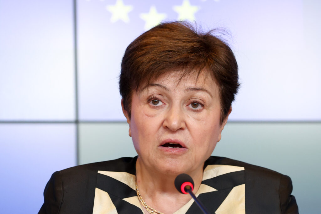Anche il Fmi CONTRO il Pniec italiano: “Non è ambizioso. Serve di più su reti, iter autorizzativi e capacità di stoccaggio”