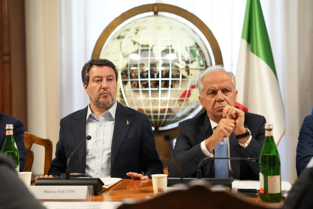 Il Governo ACCELERA sul Ponte sullo Stretto: piano al Cipess entro fine giugno e via ai cantieri in estate. Arriva la stretta contro le infiltrazioni malavitose