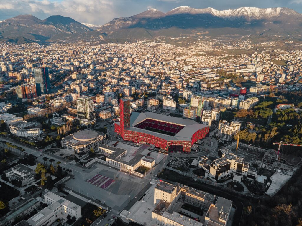 Modelli di architettura, luoghi identitari del tifo e fulcro di rigenerazione. Gli stadi in mostra al MAXXI, Orazi: “Un viaggio inedito, che ispiri la politica italiana”