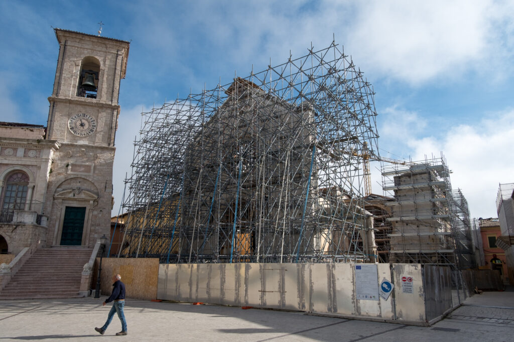 Cratere Centro Italia: scatto in avanti della ricostruzione pubblica, corre la privata. La ripresa vale 1,2 miliardi di Pil