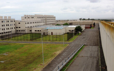 Ecco il piano carceri del governo: 60 interventi al 2027 per RECUPERARE 15mila posti. Investimento da 758 milioni, coinvolti anche i minorili. Tossicodipendenti, escono in diecimila