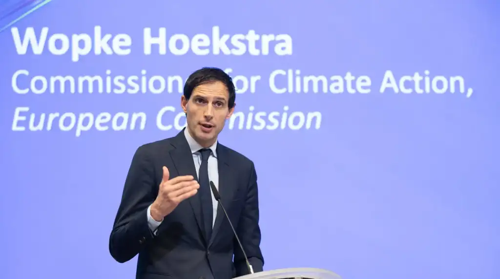 Clima, Germania e Francia trainano il rinvio sul target 2040. Italia e Polonia a braccetto per abbassare la quota del 90%. Di Mambro (ECCO): “Decisione politica rischiosa, serve un accordo prima della Cop30”