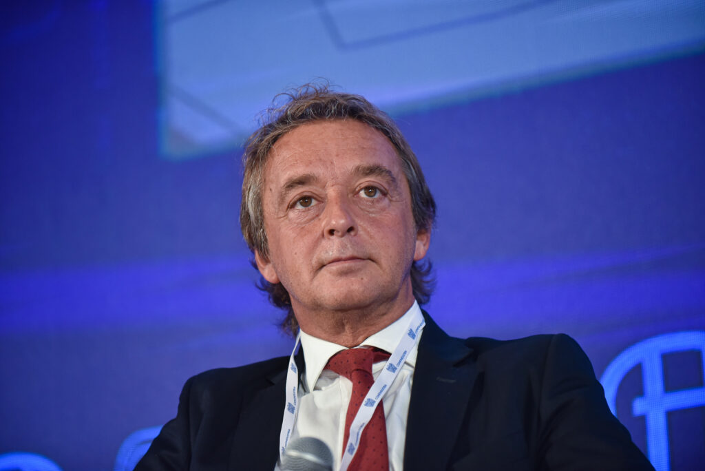 Csc: “Dalla manovra impatto zero sul Pil. Segnali positivi per gli investimenti, industria in saliscendi ma in recupero a settembre”