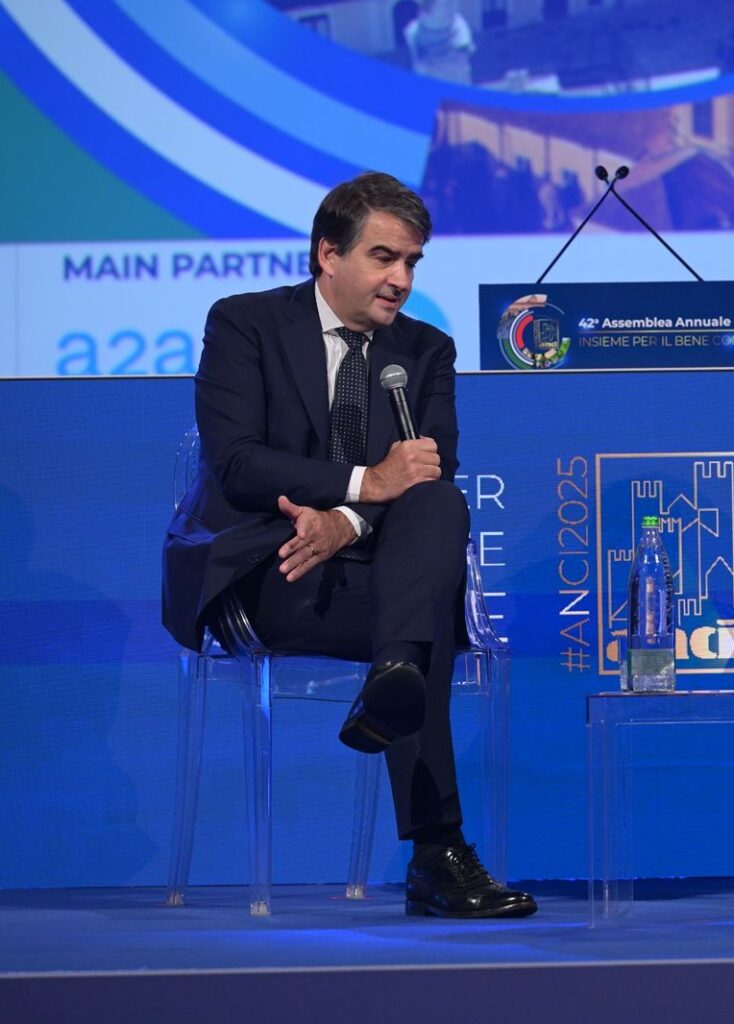 I Comuni: “Risorse per la casa dal 2028? Vanno anticipate”. Fitto: a breve l’Agenda Ue delle città