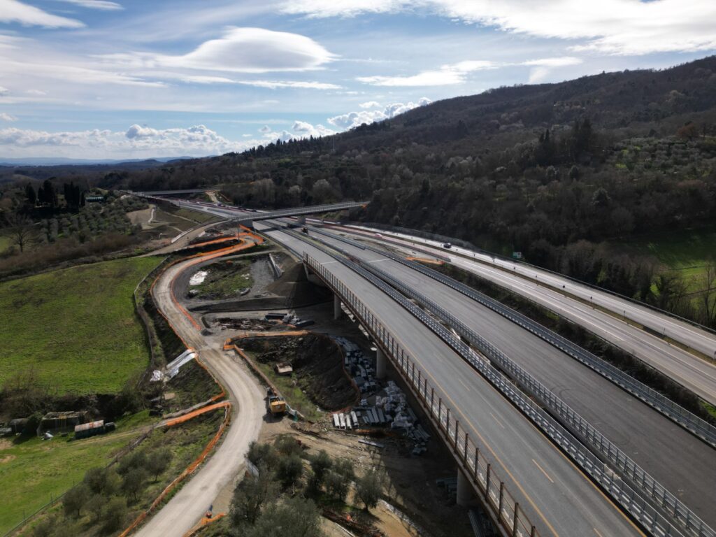 A1, ampliamento tra Incisa e Firenze Sud: viene aperto al traffico il nuovo viadotto Ribuio, uno degli interventi strategici del progetto