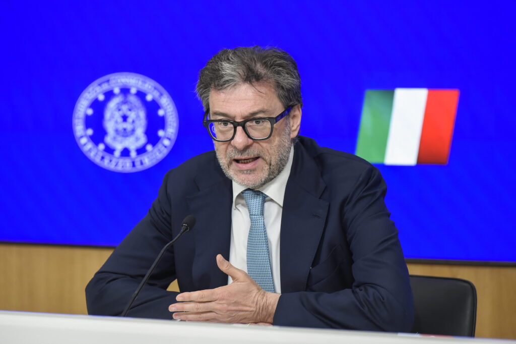 Confindustria: per gli aiuti su gas ed elettricità sì allo scostamento. RPT: bonus, ricostruire una politica