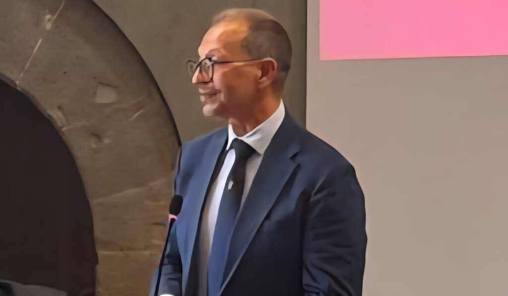 Carta: “Il Piano città è la ‘macchina pigra’ di Eco e non la ‘macchina celibe’ di Duchamp. Inventa ciò che ci serve oggi: strumenti adattabili, flessibili, incrementali e ridondanti”