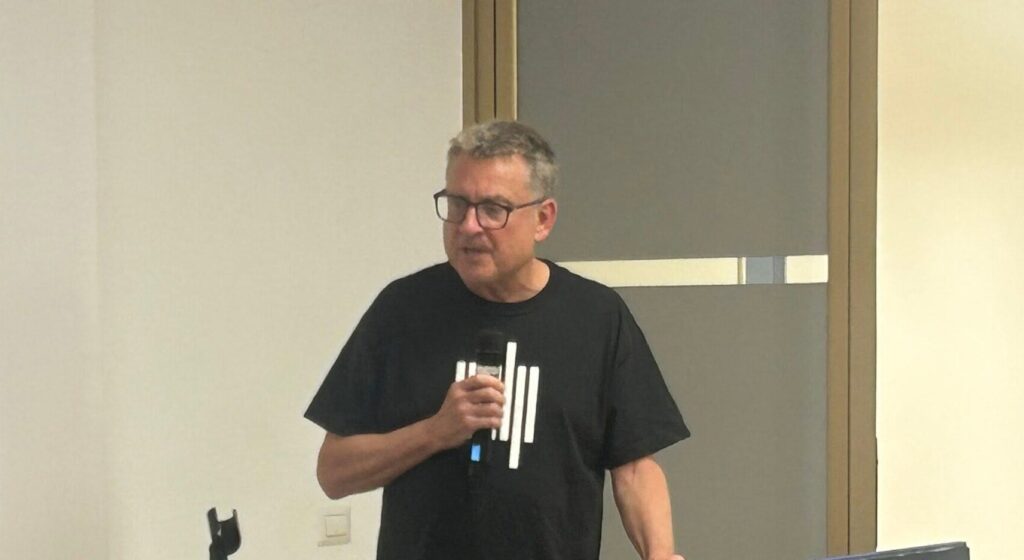 Neil Leach: “Il 50% degli architetti saranno spazzati via. Ma nasceranno molti studi nuovi: saranno quelli che sapranno usare l’AI per parlare la lingua dei clienti”