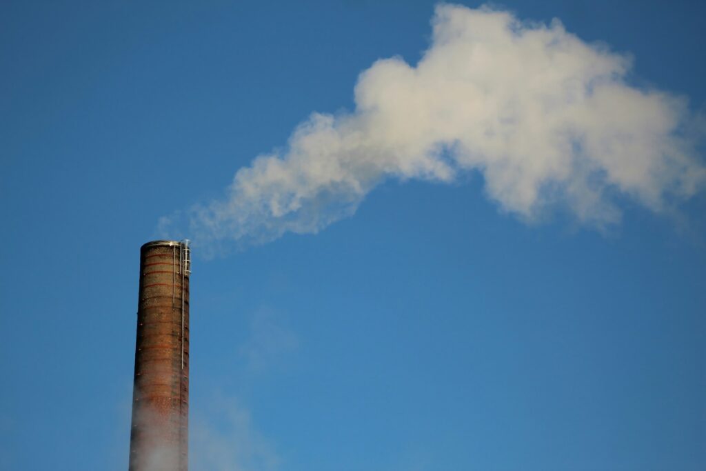 Il Rapporto Bicocca sugli ETS: per una governance efficace bisogna allineare il carbon pricing con i ricavi dalla transizione. E servono nuovi strumenti finanziari