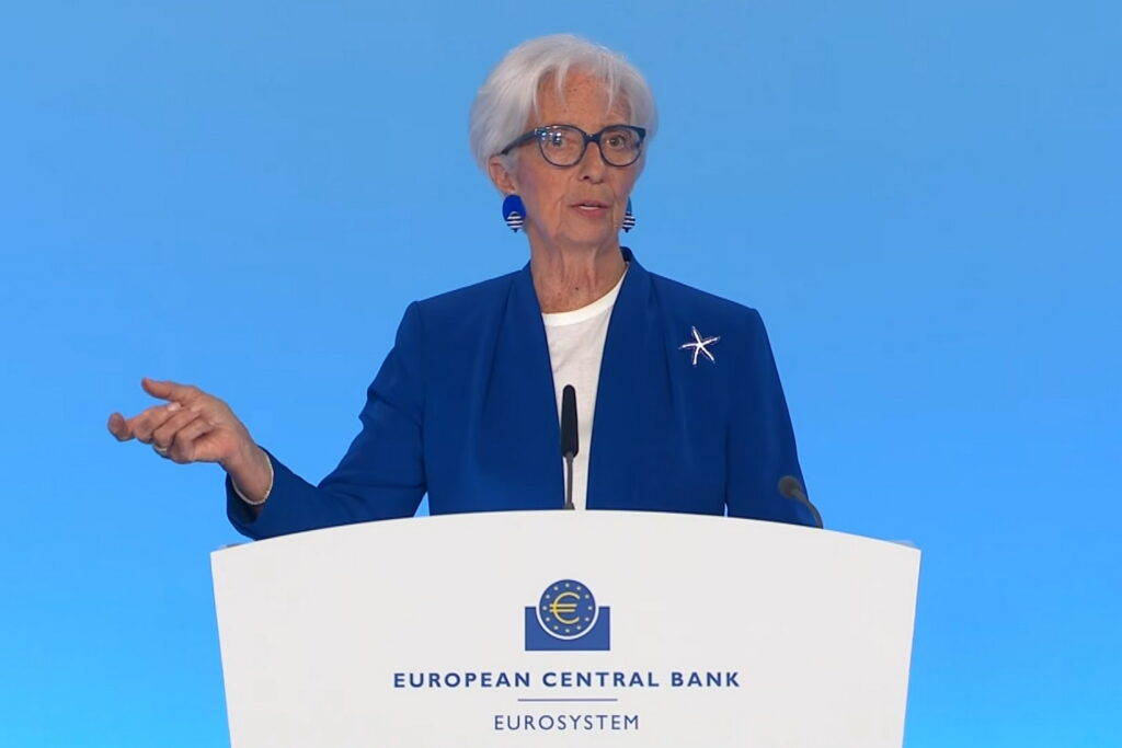 La Bce reagisce allo shock energetico e rialza i tassi. Lagarde: “Più dura la guerra, più aumentano i rischi. Ma la crescita non è minacciata”