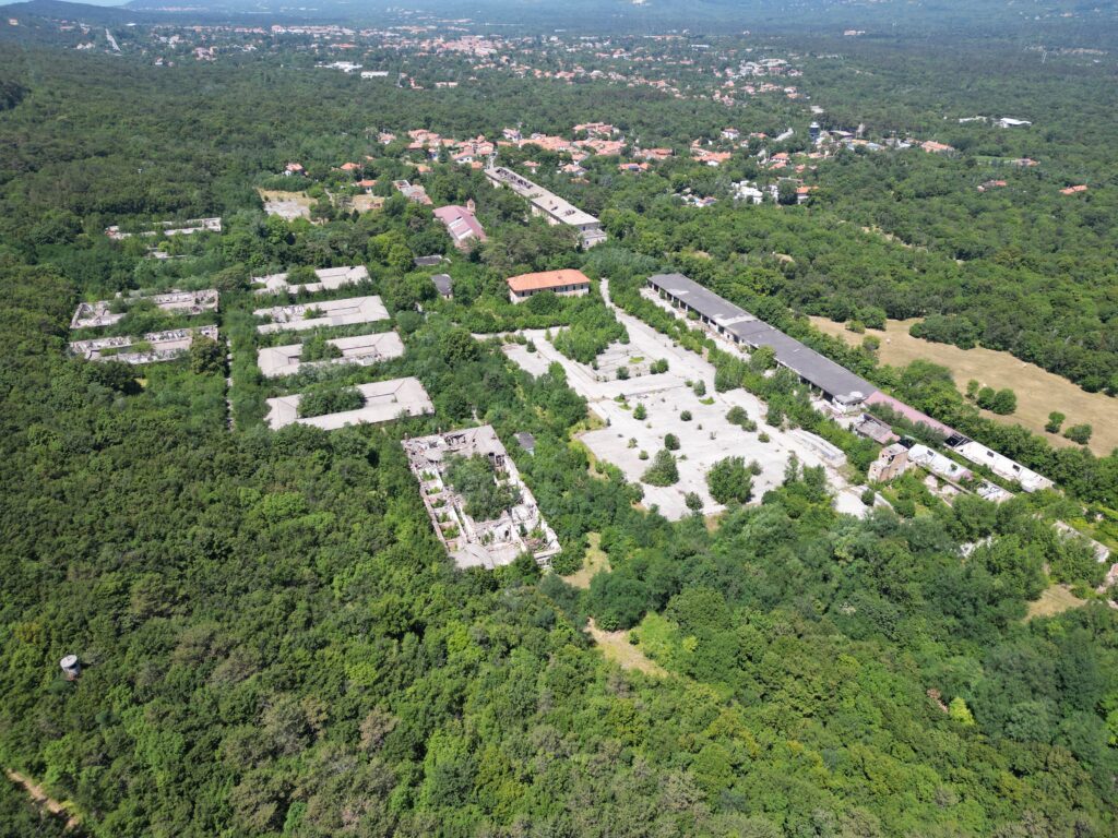 Trieste: accordo tra Demanio, Comune e Regione Friuli Venezia-Giulia per valorizzare l’ex tenuta Burgstaller. Dopo 31 anni rinasce un’area da 51 ettari e 28 edifici