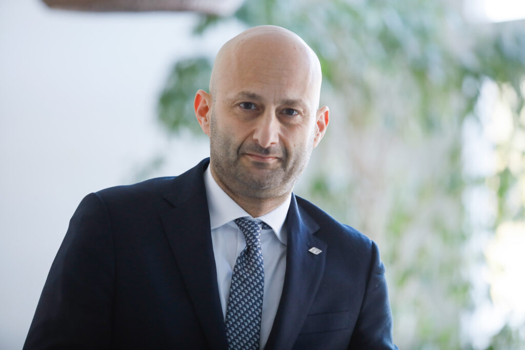 Fs, un ferroviere di nuovo al comando: Gianpiero Strisciuglio è il nuovo amministratore delegato e dg. Via libera dall’assemblea al nuovo cda per il triennio 2026-2028
