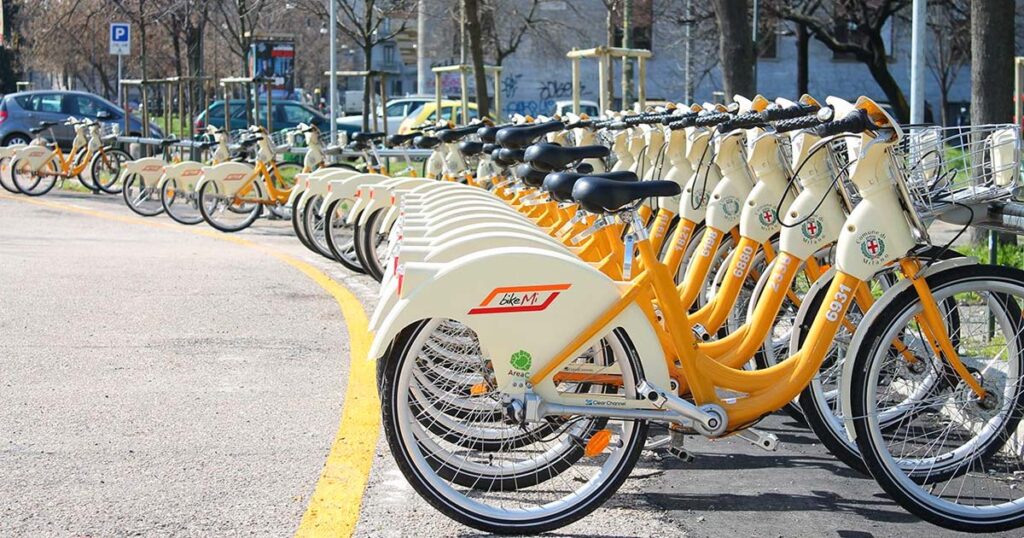 Mobilità sostenibile: Italia ferma da 25 anni, arrancano Sud e piccoli centri. I Comuni si muovono sui progetti ma mancano strategie locali e risposte dal governo