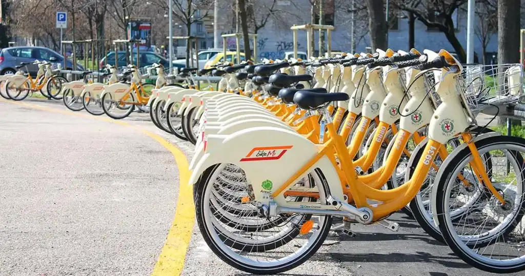 Mobilità sostenibile: Italia ferma da 25 anni, arrancano Sud e piccoli centri. I Comuni si muovono sui progetti ma mancano strategie locali e risposte dal governo